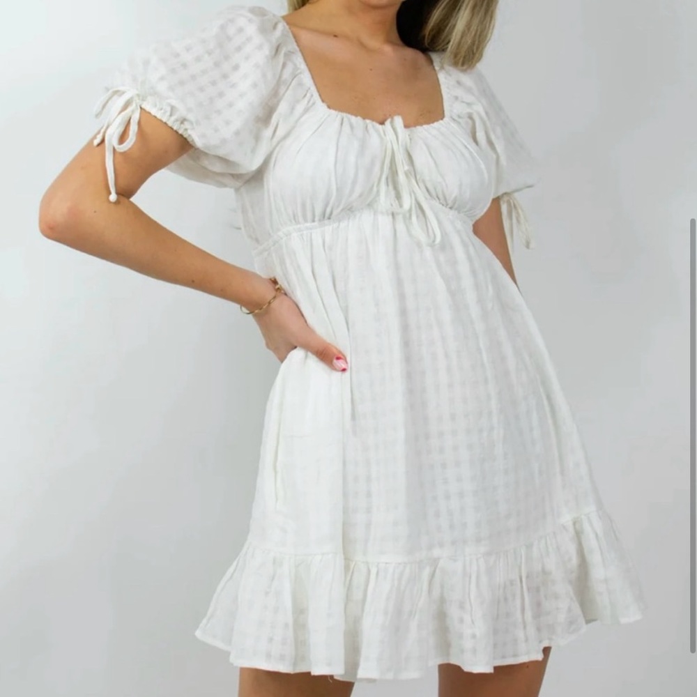 Grey Bandit Santorini Dress in White
Graduation Dress